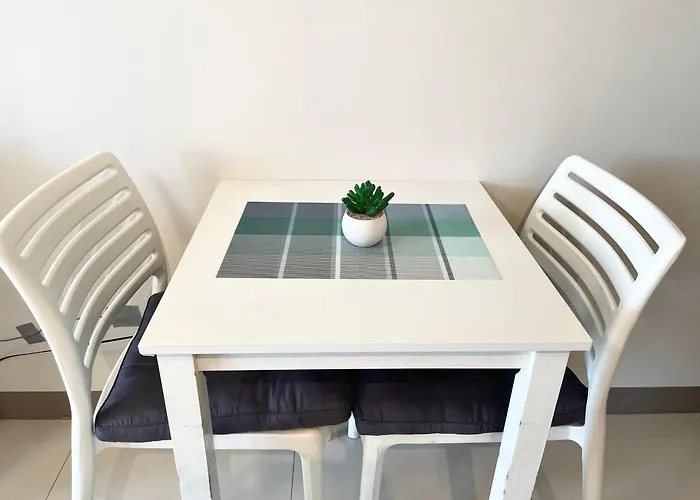 아파트호텔 Cozy Unit With Balcony Near Mactan Airport, Sea & View